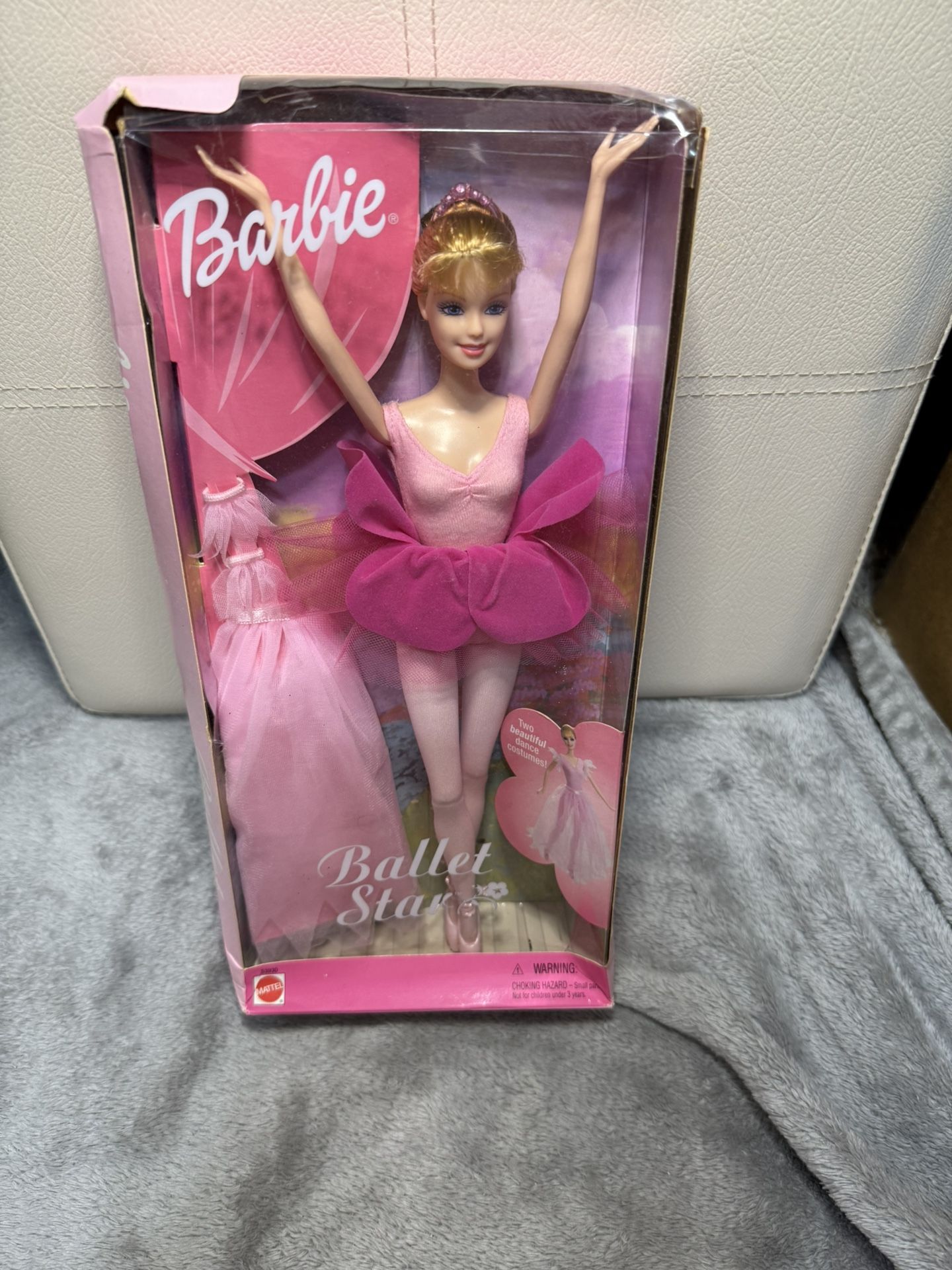 Barbie Ballet Star doll 2001-Mattel-Toy Collectible Never removed from the box Box is in mint condition