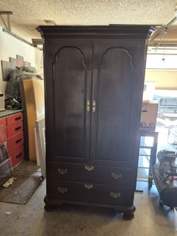 Armoire / Wardrobe