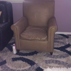 Ottoman W/ Extra Piece For Elevate. Feet