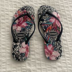 Women’s   Havaianas  Flip Flops Size 39