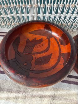 Wooden carved gorgeous wooden bowl    Vintage  with cover!