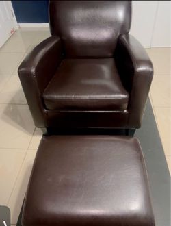Single couch with foot rest