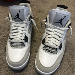 Jordan 4 Retro Military Black (Crease Protectors Included)