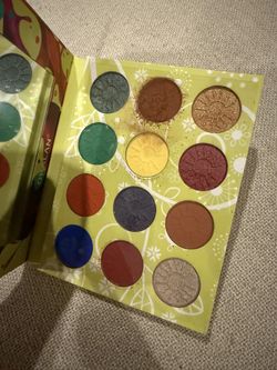 Okalan colour parade shadow palette