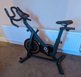 Exercise bikeThis is a UREVO Kardio T1 magnetic resistance indoor cycling bike.Resistance: Features a magnetic resistance system paired with a 22lb (1