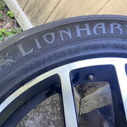 22in 6 Lug Wheels N Tire