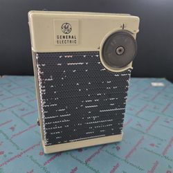 General Electric Am Transistor Radio 