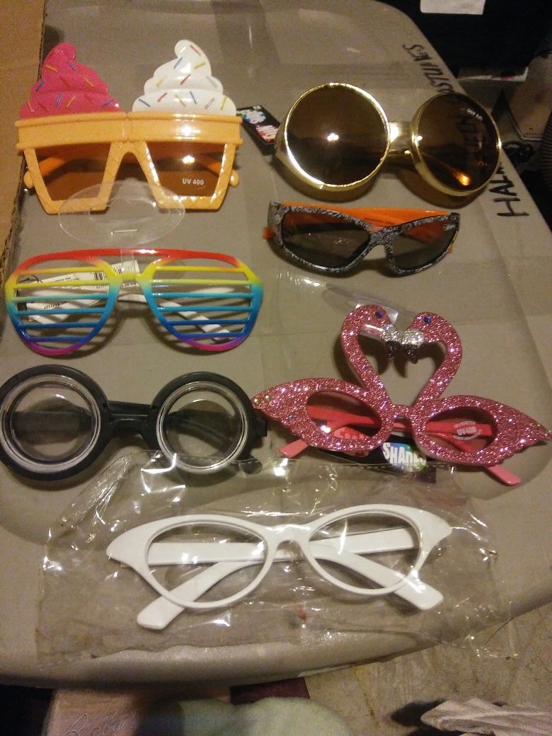 Brand new glasses 2$