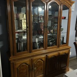 Vitrina De Madera / Wooden Showcase