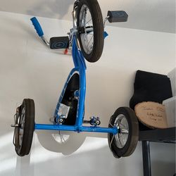 Retro / Old school kids bike with banana seat