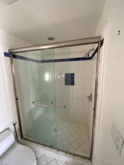 Shower doors 30 x 72