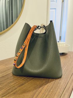 Find Kapoor Leather Bucket Bag
