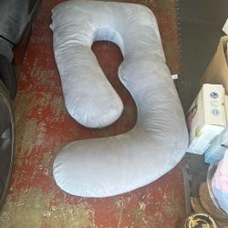Maternity pillow