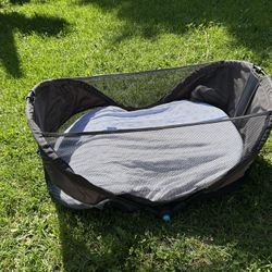 Munchkin Brica Baby Travel Pod, Infant and Baby Travel Essential for Flying and Car Travelling, Easy Setup, Portable, Grey