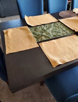 Set of 4 Yellow/gold placemats