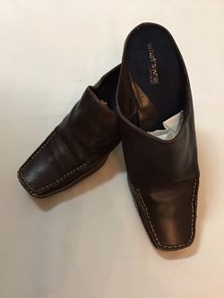 Women’s WHATS WHAT by AEROSOLES Brown soft leather open back heel shoes… Size 8