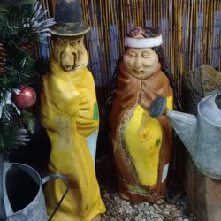 2 Solid Concrete Figures  