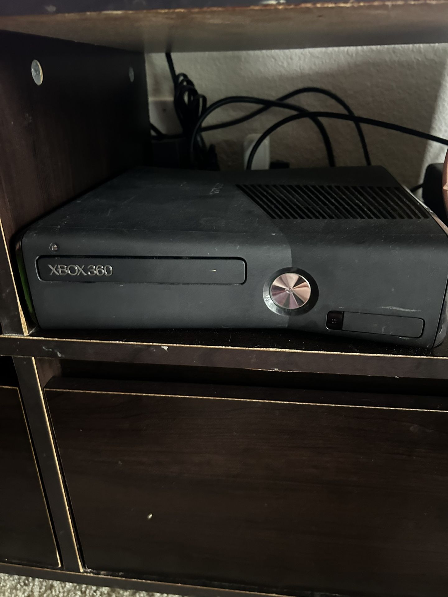 Everything Working Xbox 360 with physical games plus storage and working controller