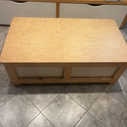 storage ottoman/coffee table