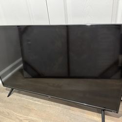 TCL 40” TV Class 3-Series (Smart Roku TV)