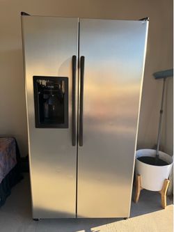 Refrigerator - GE