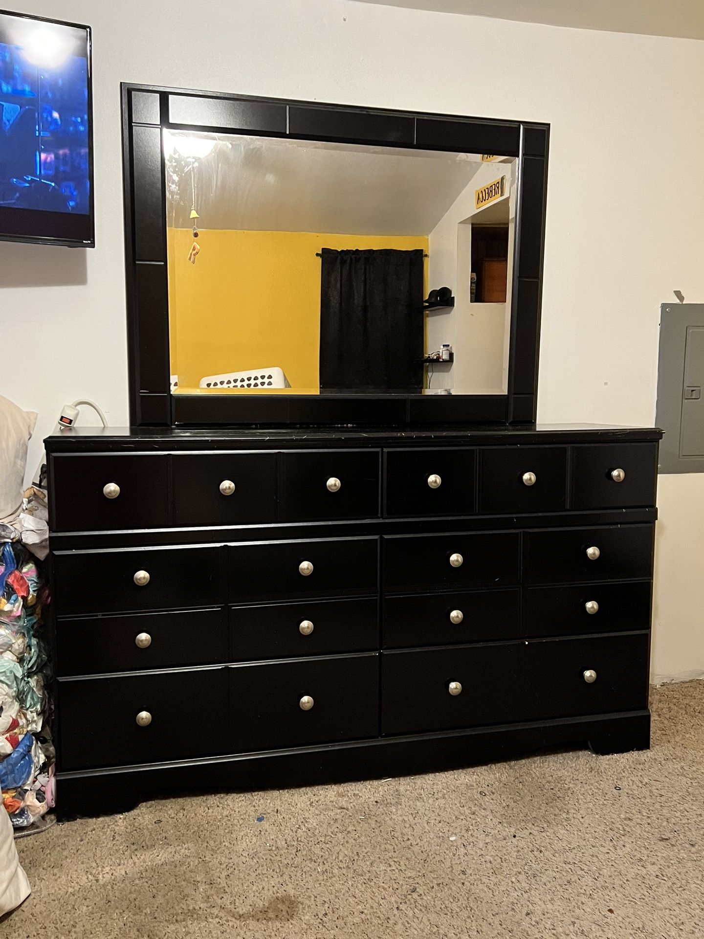 Dress & 2 Night Stands