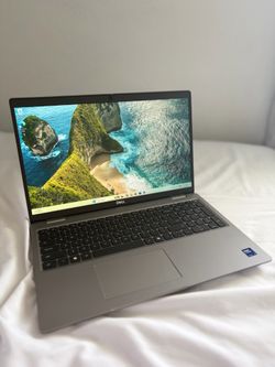 Dell Latitude 5550 15.6" Core Ultra 5 125U 16GB 477GB SSD Win11 CHARGER AND BOX