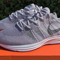 Sz 10 NIKE FLYKNIT TRAINER