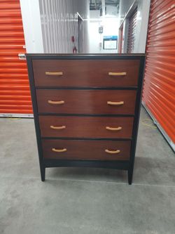 4-Drawer Dresser * solid wood