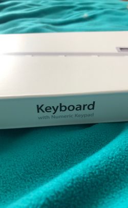 Apple Keyboard w Numeric Keypad