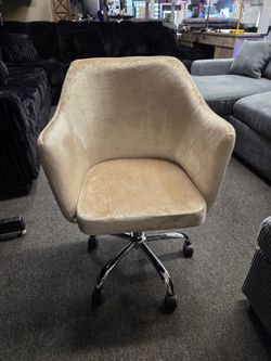 Brand NEW Chair $89