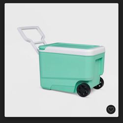 Igloo wheelie cooler MINT *NEW*