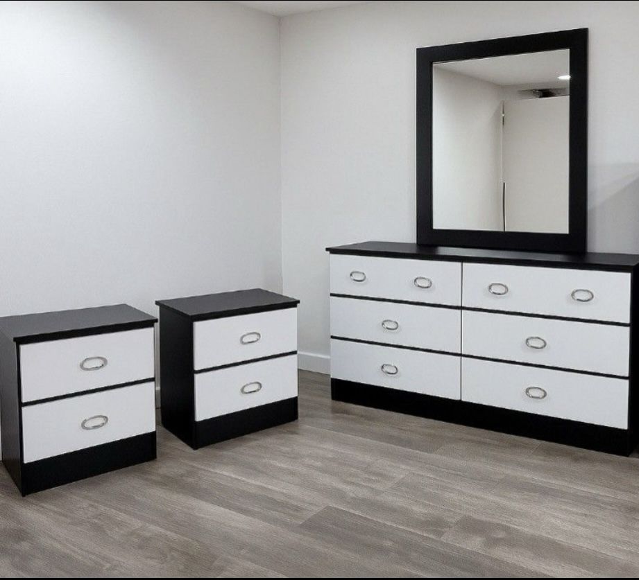 Dresser Whit Mirror And 2 Nightstands - Cómoda Con Espejo Y 2 Mesitas Se Noche