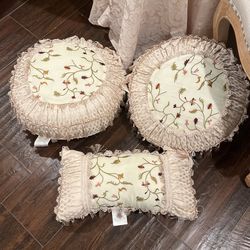 3 Decorative Pillows