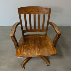 Vintage Solid Oak Banker’s Swivel Desk Chair – Mid-Century Office Classic