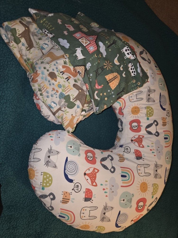 Boppy Nursing Pillow With 2 Extra Covers