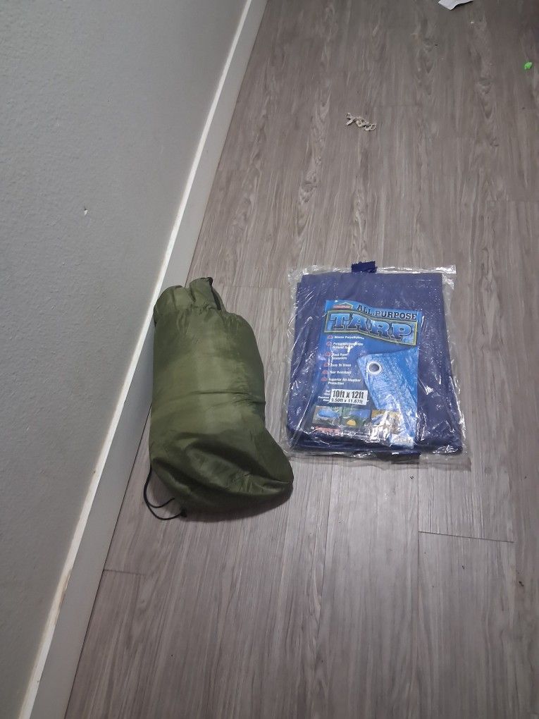 Brand New Sleepbag 10 Below And Tarp