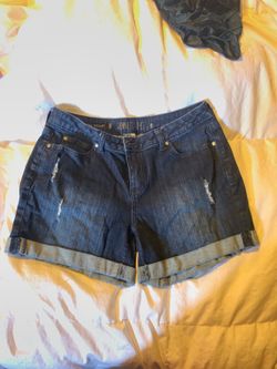Jennifer Lopez shorts