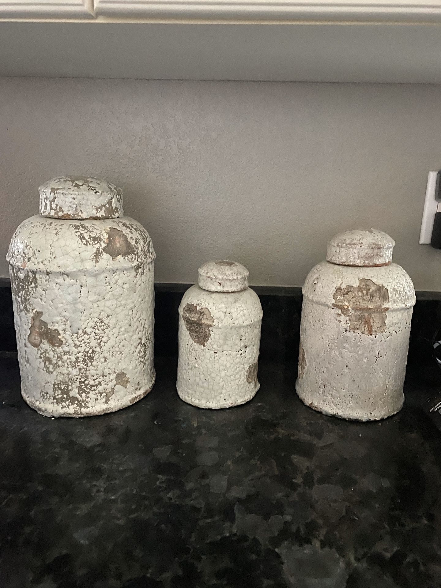 Canisters/decor