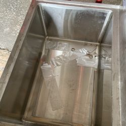 Restaurant Stainless Steel Sinks And Other Stainless Steel Items 