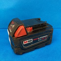 Milwaukee 48-11-1850 M18 XC 5.0 AH 18V Capacity Battery