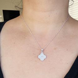 Plata 925 Cadenita Delgada Con Trébol. 