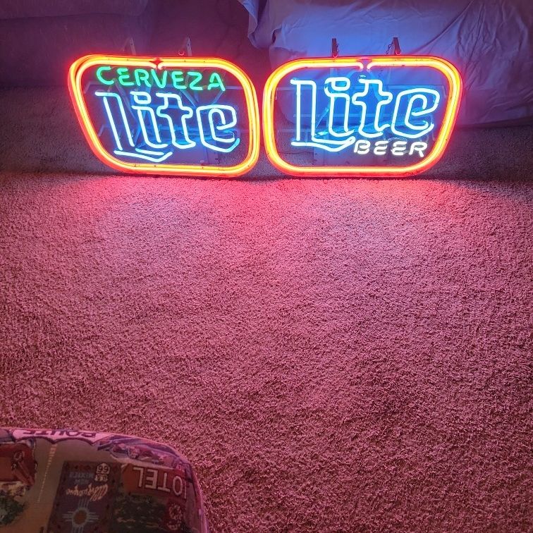 VINTAGE LITE BEER NEON SIGNS for Sale in Whittier, CA - OfferUp