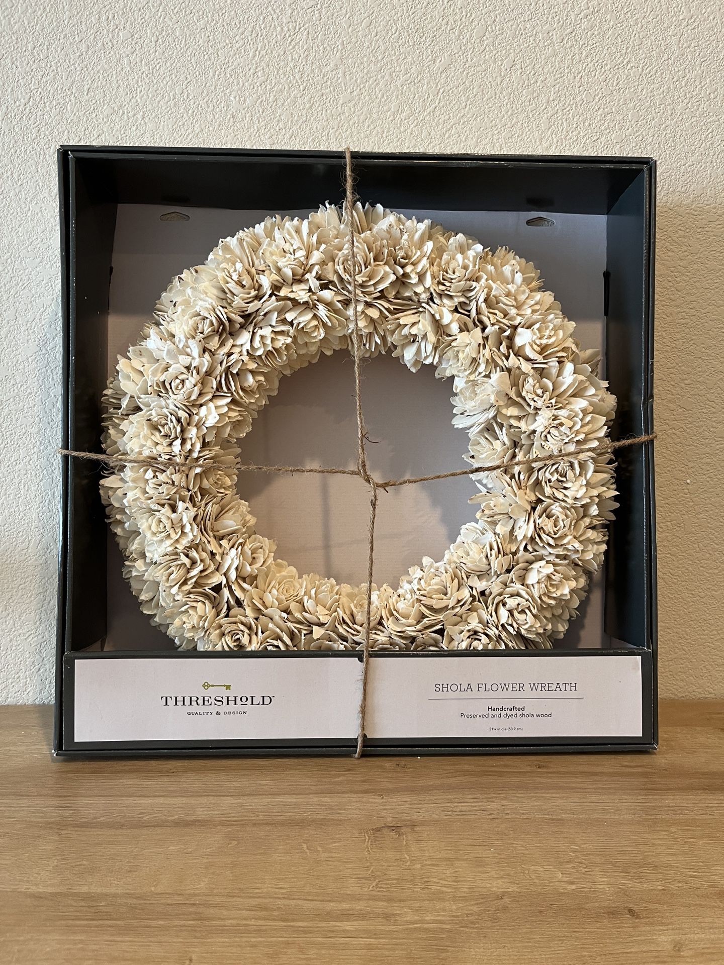 Shola Flower Wreath-Threshold