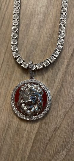 22 Inch Silver And Natural Diamond Necklace With Lion Pendent