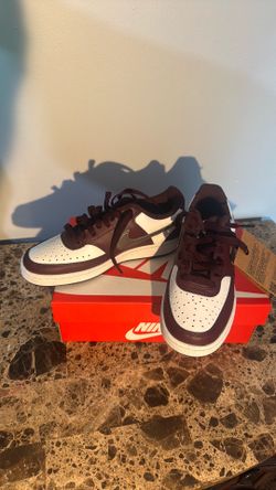 Nike (size 6)