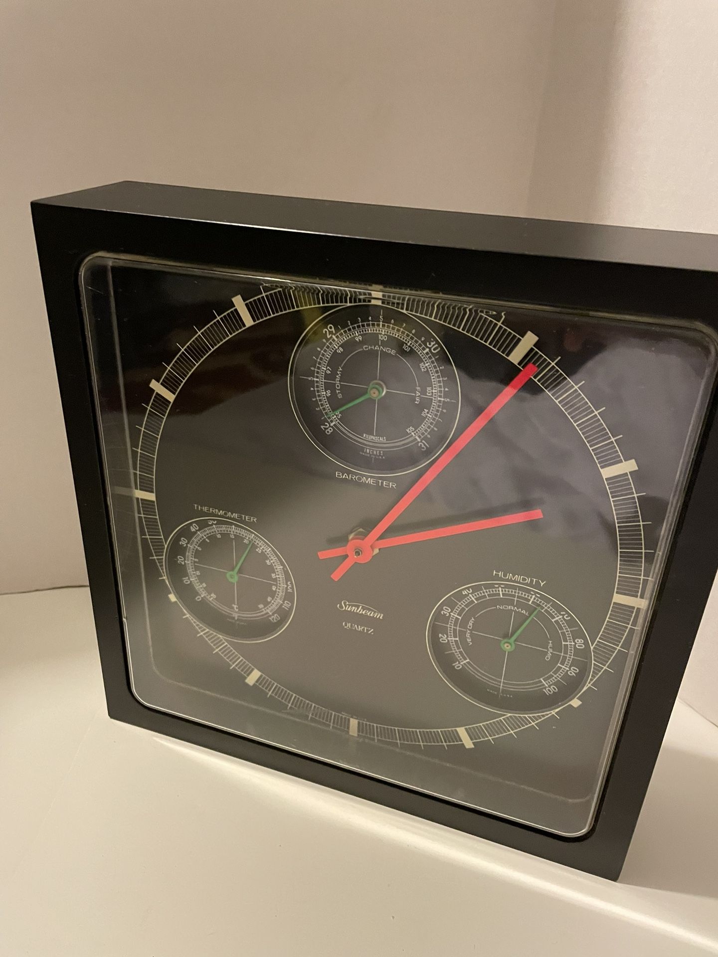 SUNBEAM 4 In 1 Quartz Clock Thermometer Barometer Weather Station