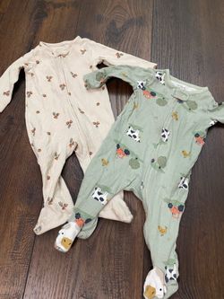 Lot of 2 boys sleepers pajamas size 6 months by carters #11