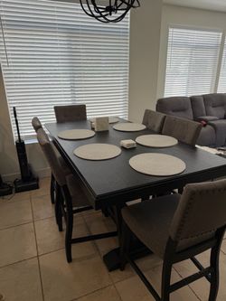 Dining table set