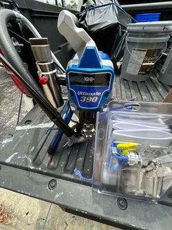 Selling NEW GRACO sprayer